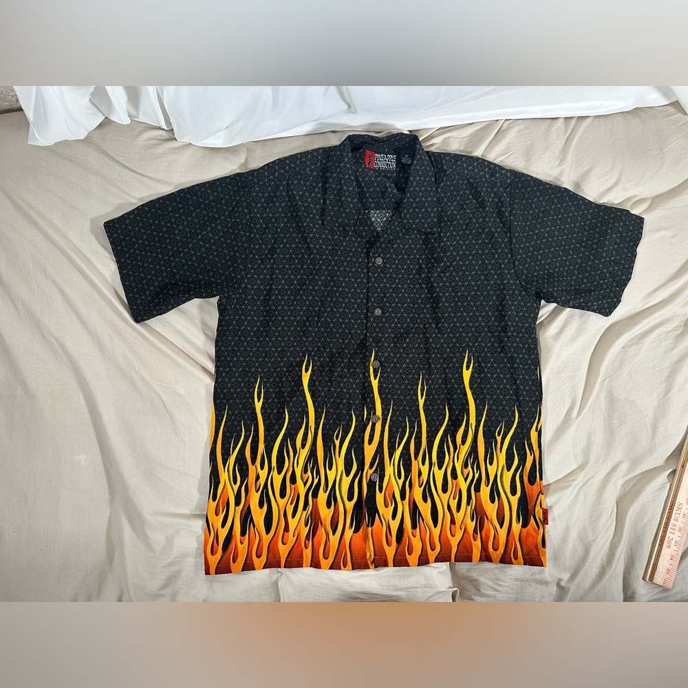 Vintage Flames Button Up Pineapple Connection   Mystic Origins Medium Geometric
